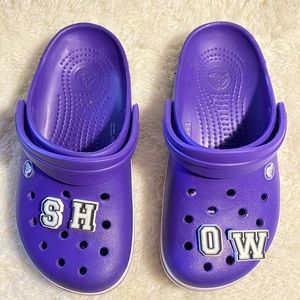 CROCS CROCBAND with Letter Charms Shoe Size 6W-4M